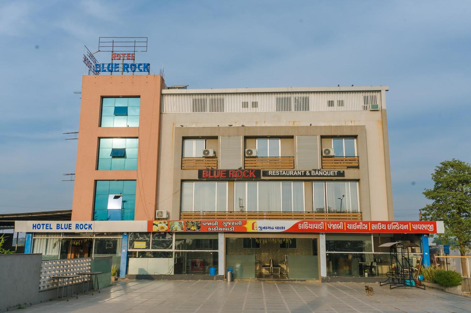 Bluerock Hotel Gandhinagar Exterior photo